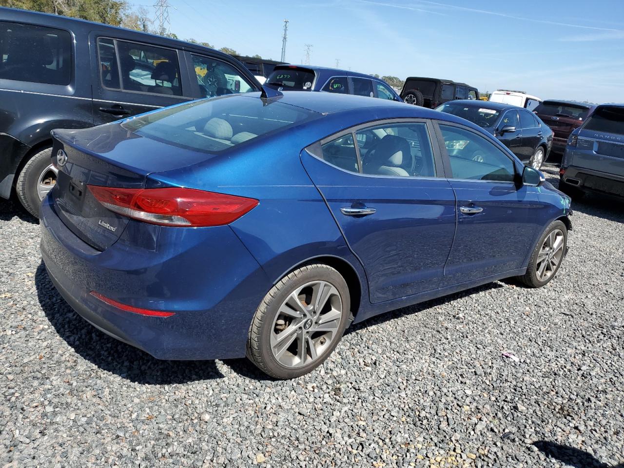 2017 Hyundai Elantra - Image 3