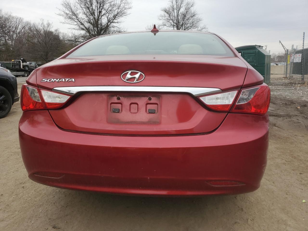 2012 Hyundai Sonata - Image 6