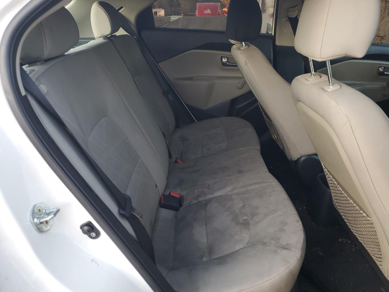 2016 Kia Rio - Image 11