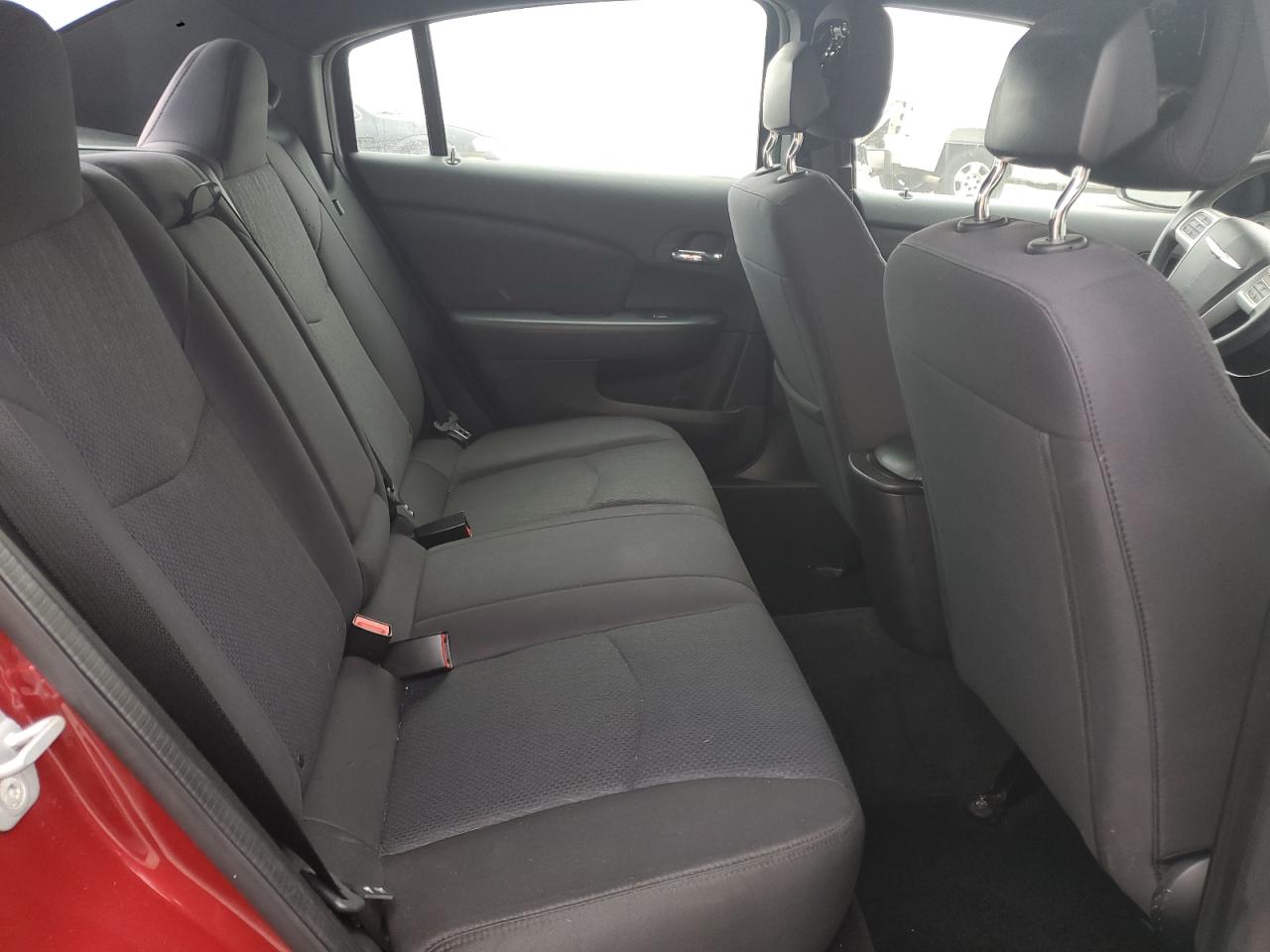 2013 Chrysler 200 - Image 10