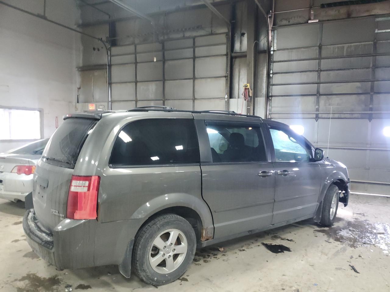 2010 Dodge Caravan - Image 3