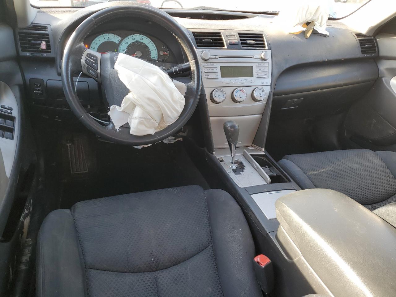 2010 Toyota Camry - Image 8
