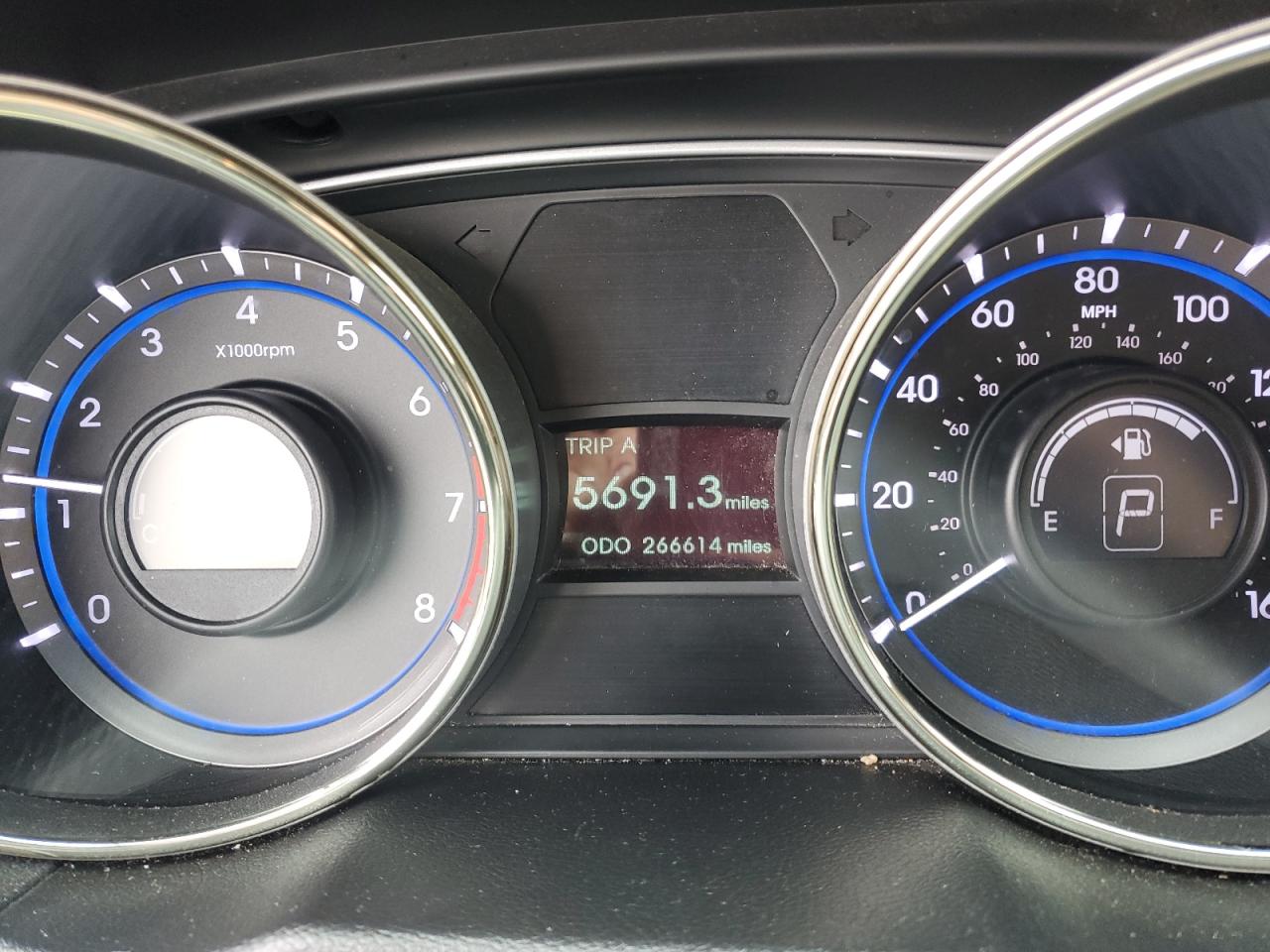 2013 Hyundai Sonata - Image 9