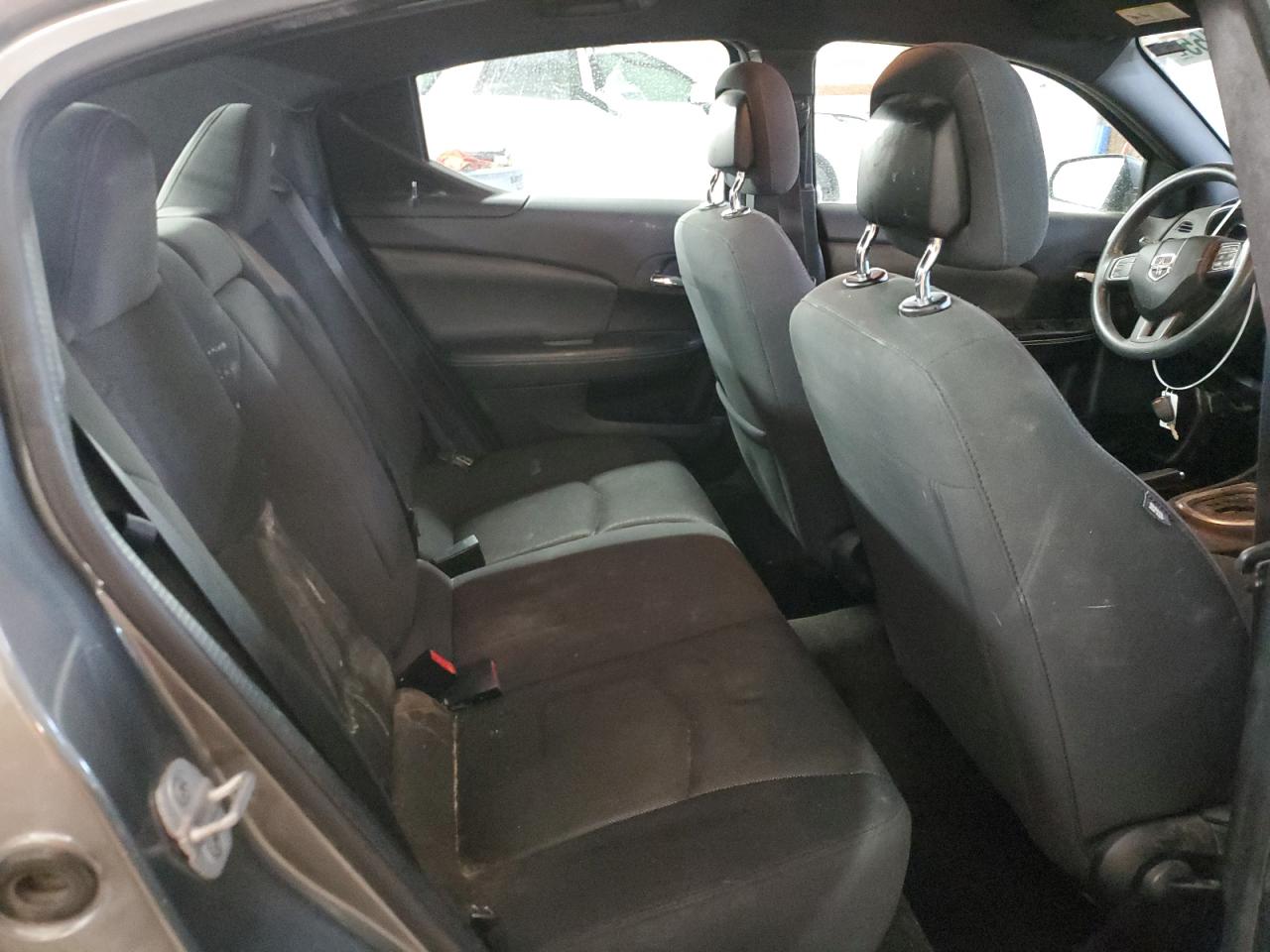 2012 Dodge Avenger - Image 10