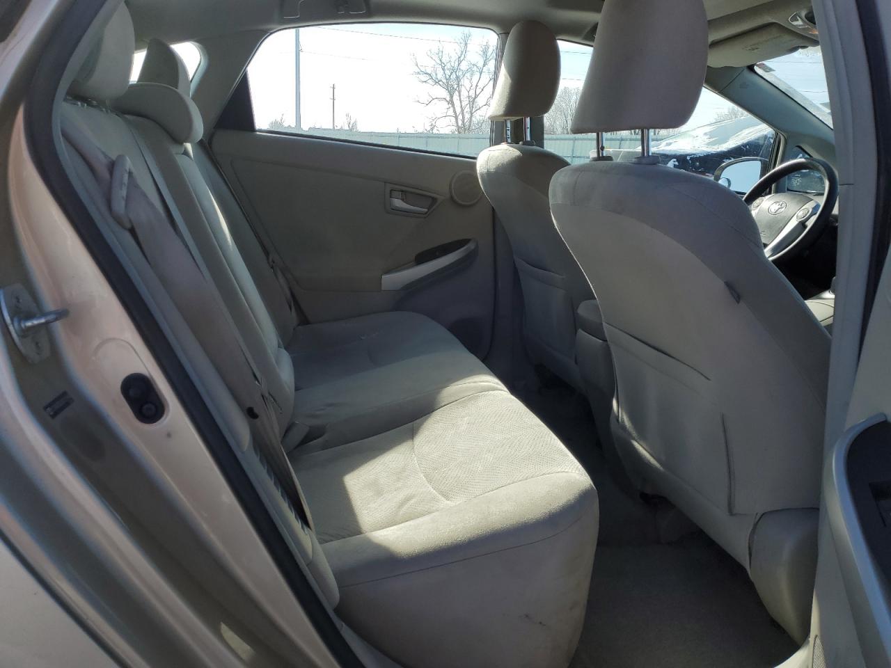 2010 Toyota Prius - Image 11