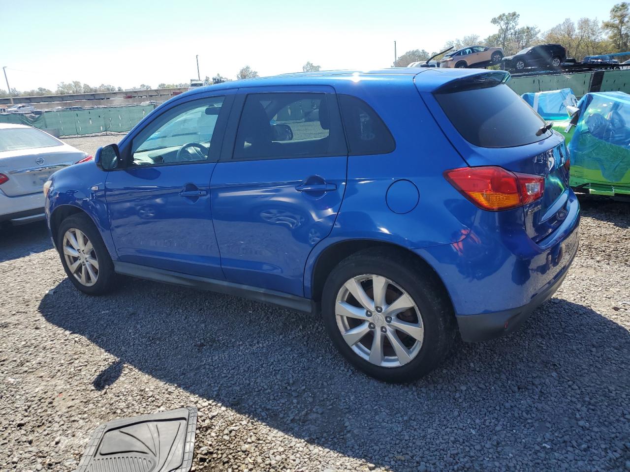 2015 Mitsubishi Outlander - Image 2