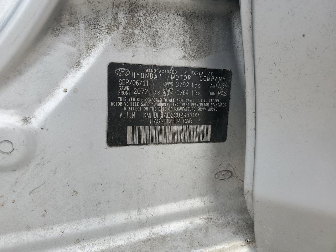 2012 Hyundai Elantra - Image 12