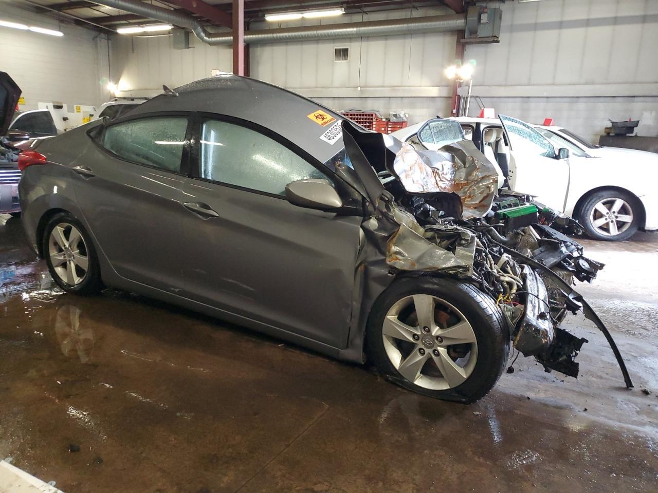 2013 Hyundai Elantra - Image 4