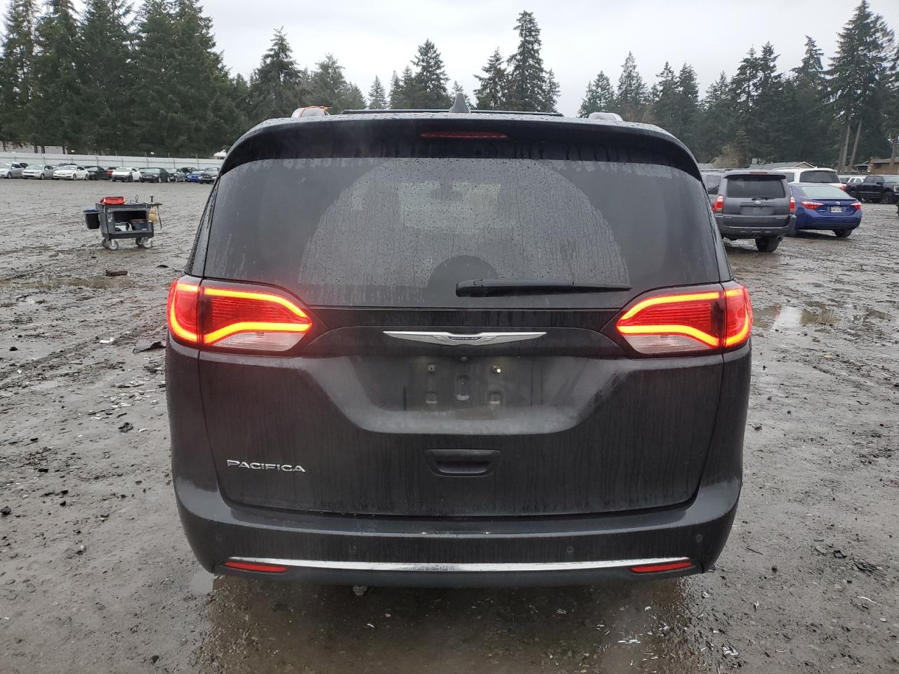 2018 Chrysler Pacifica - Image 6