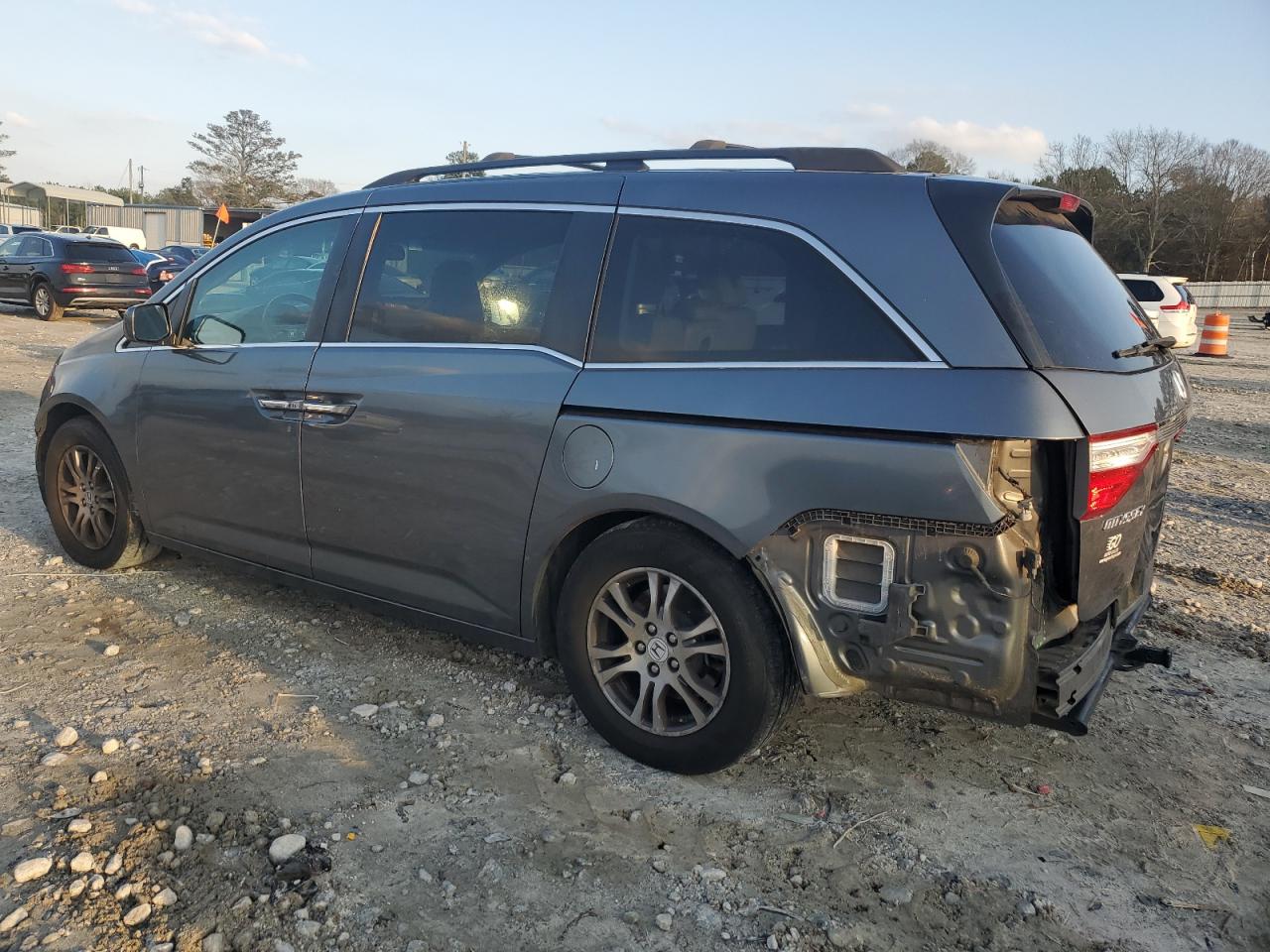 2011 Honda Odyssey - Image 2