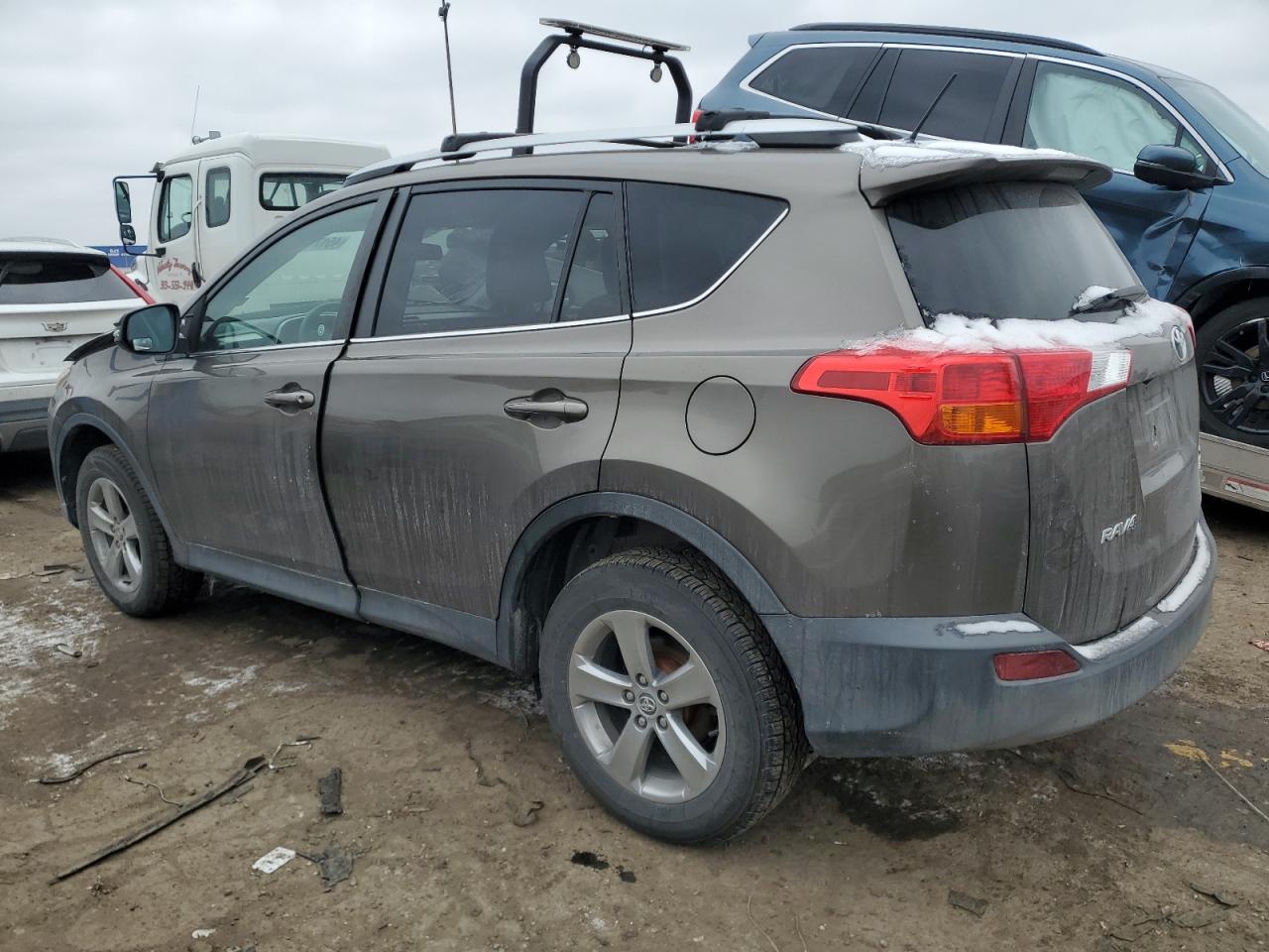 2015 Toyota RAV 4 - Image 2