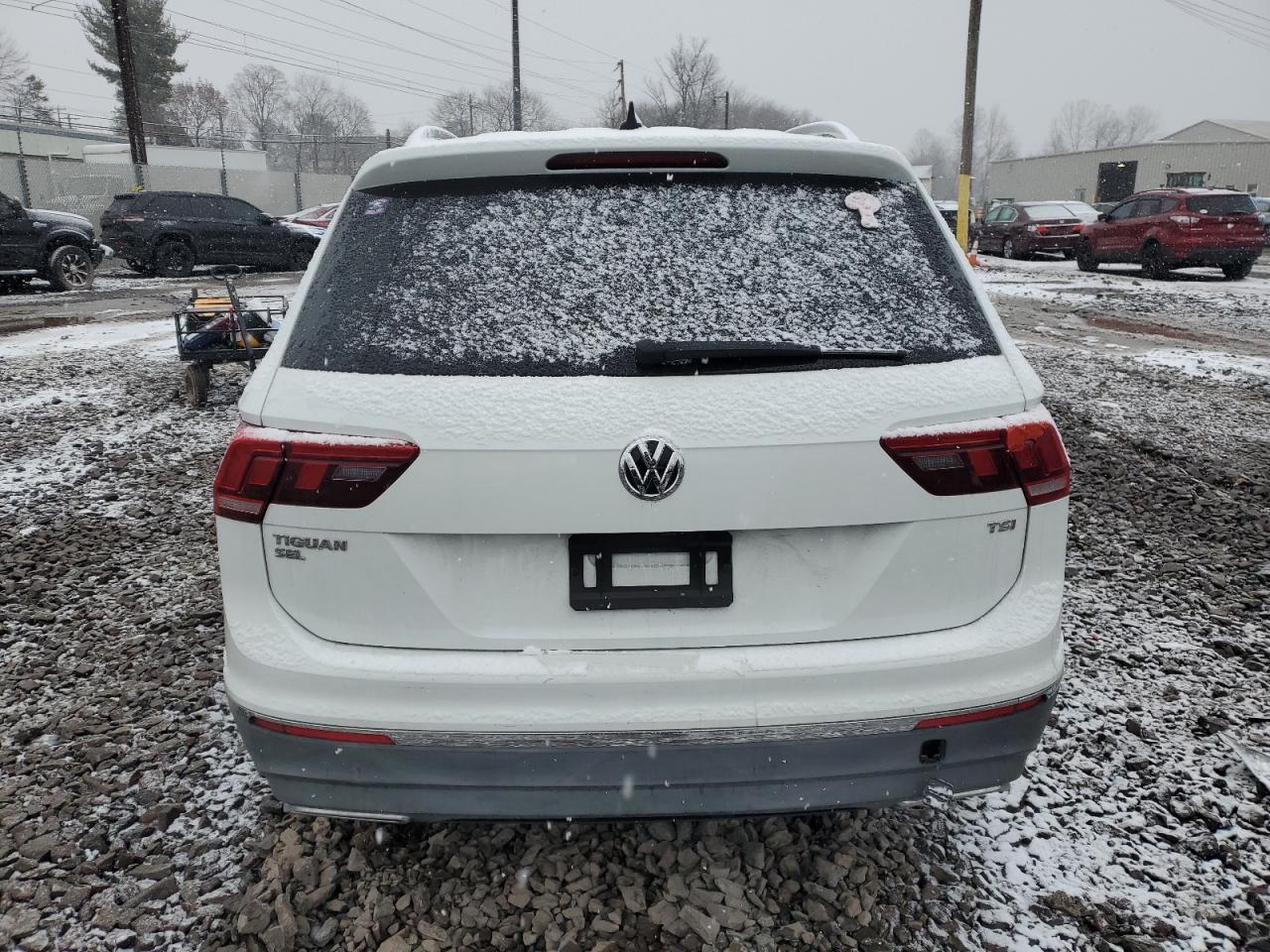 2018 Volkswagen Tiguan - Image 6