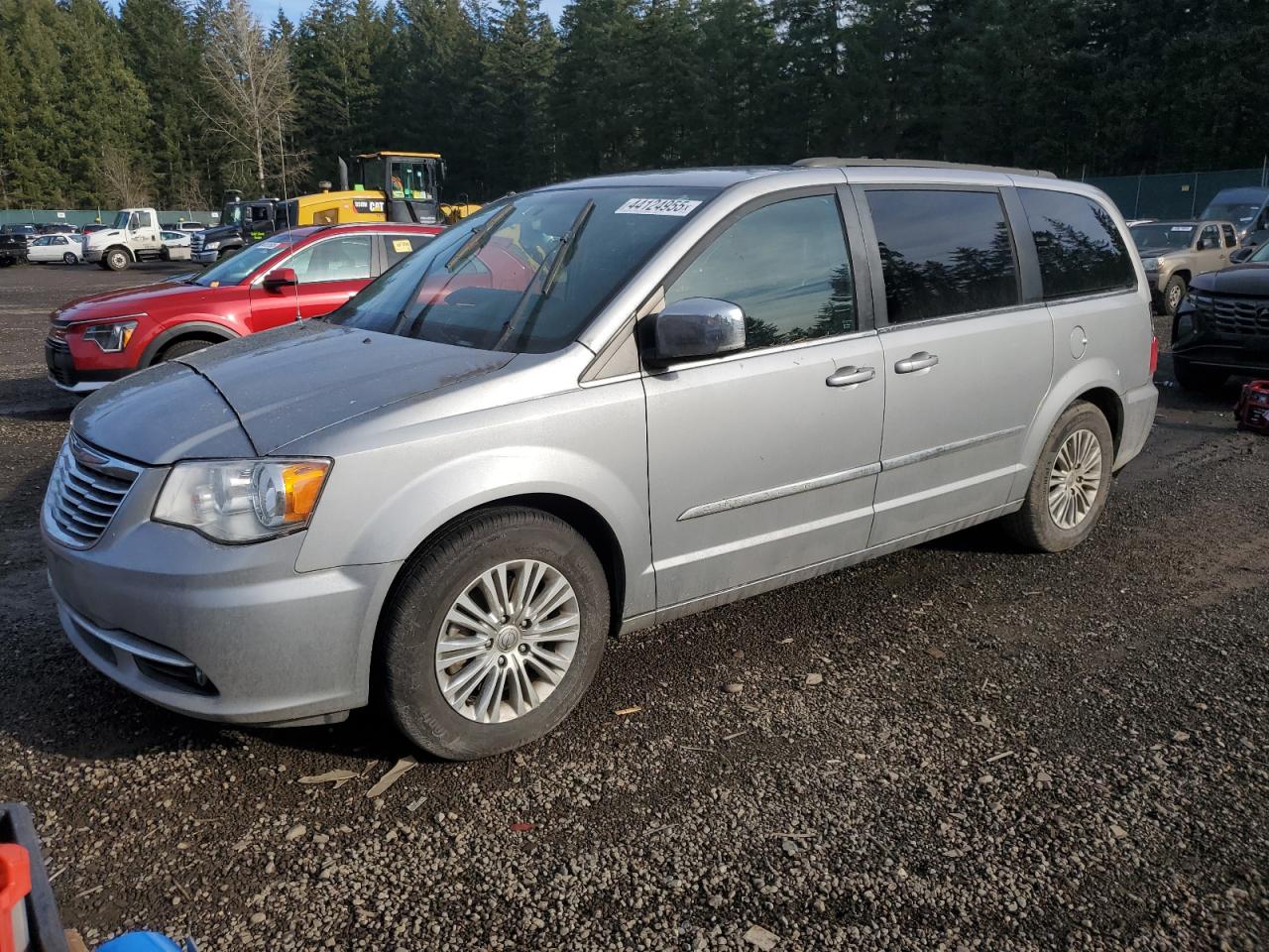 2015 Chrysler Town & Country - Image 1