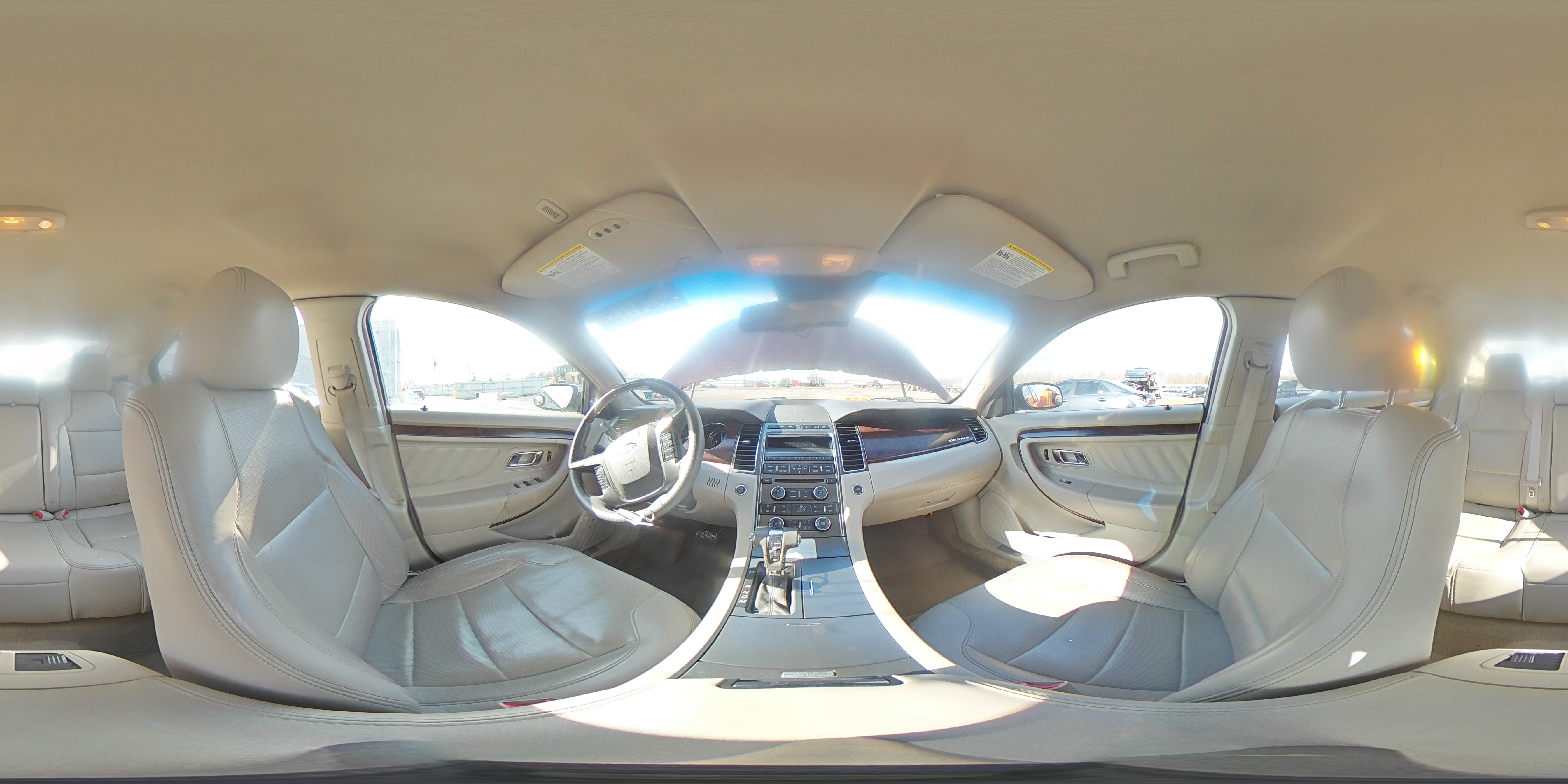 2012 Ford Taurus - Image 14