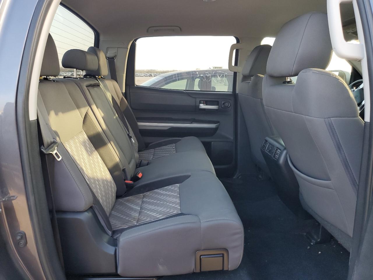 2018 Toyota Tundra - Image 10