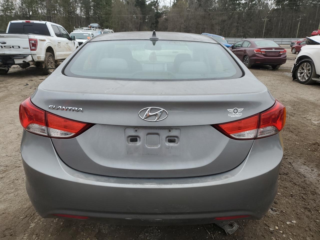 2012 Hyundai Elantra - Image 6