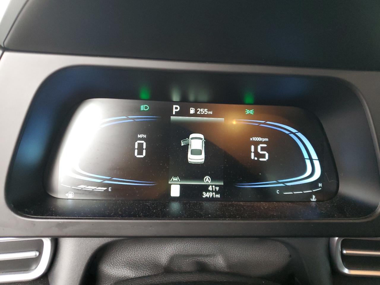 2024 Hyundai Elantra - Image 9