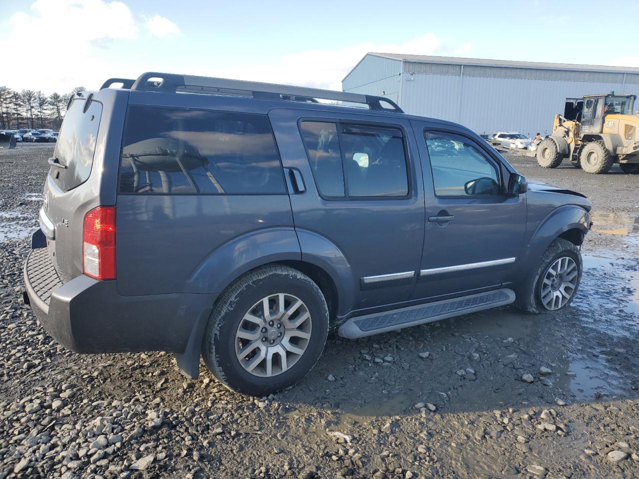 2011 Nissan Pathfinder - Image 3