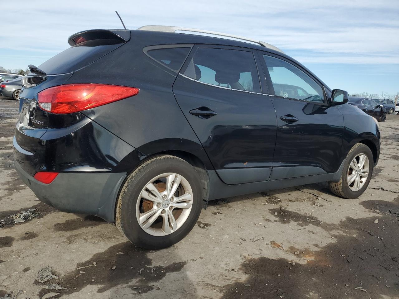 2011 Hyundai Tucson - Image 3