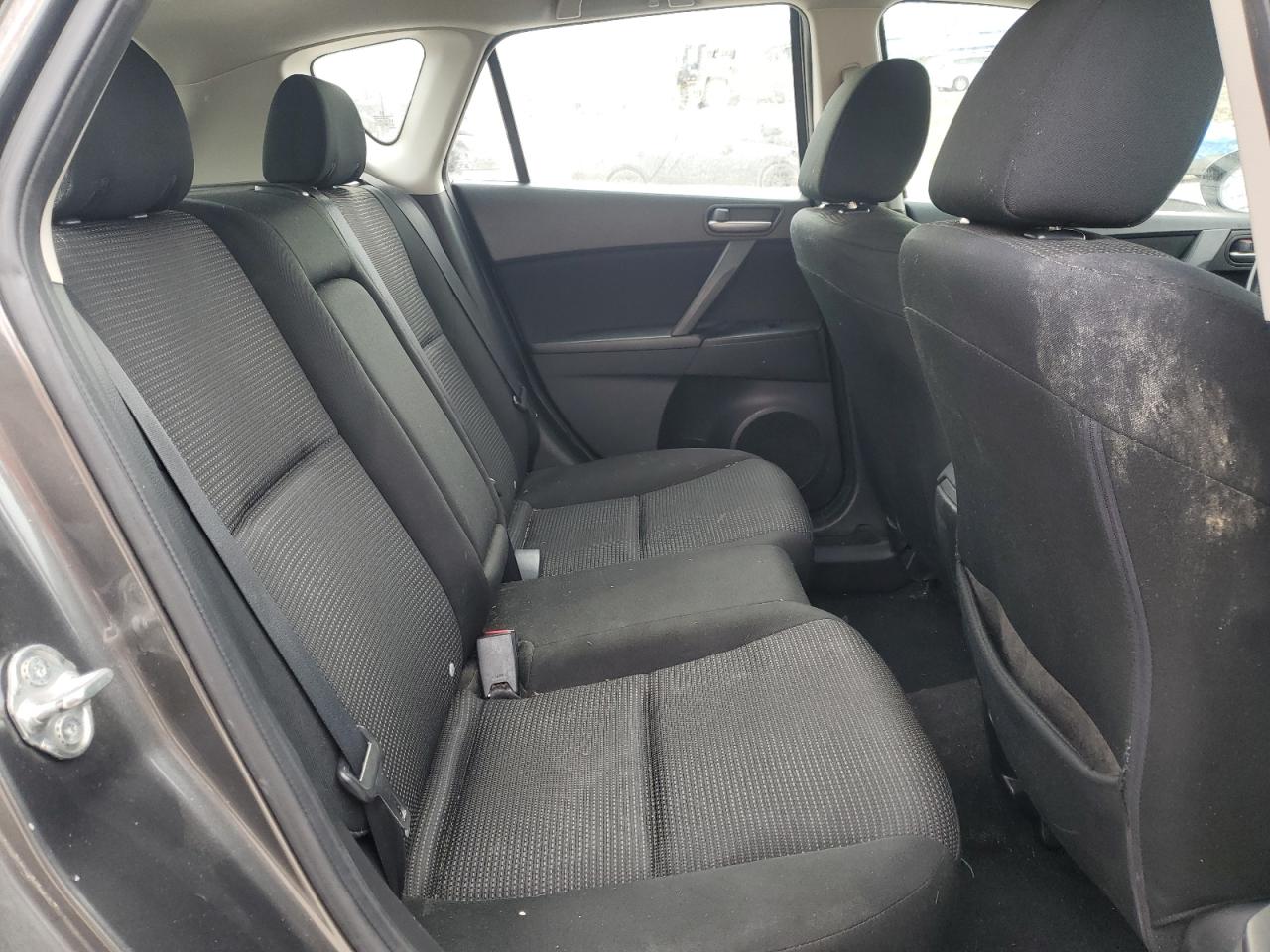2013 Mazda 3 - Image 11