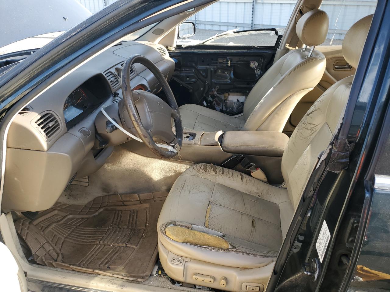 1995 Infiniti J - Image 7