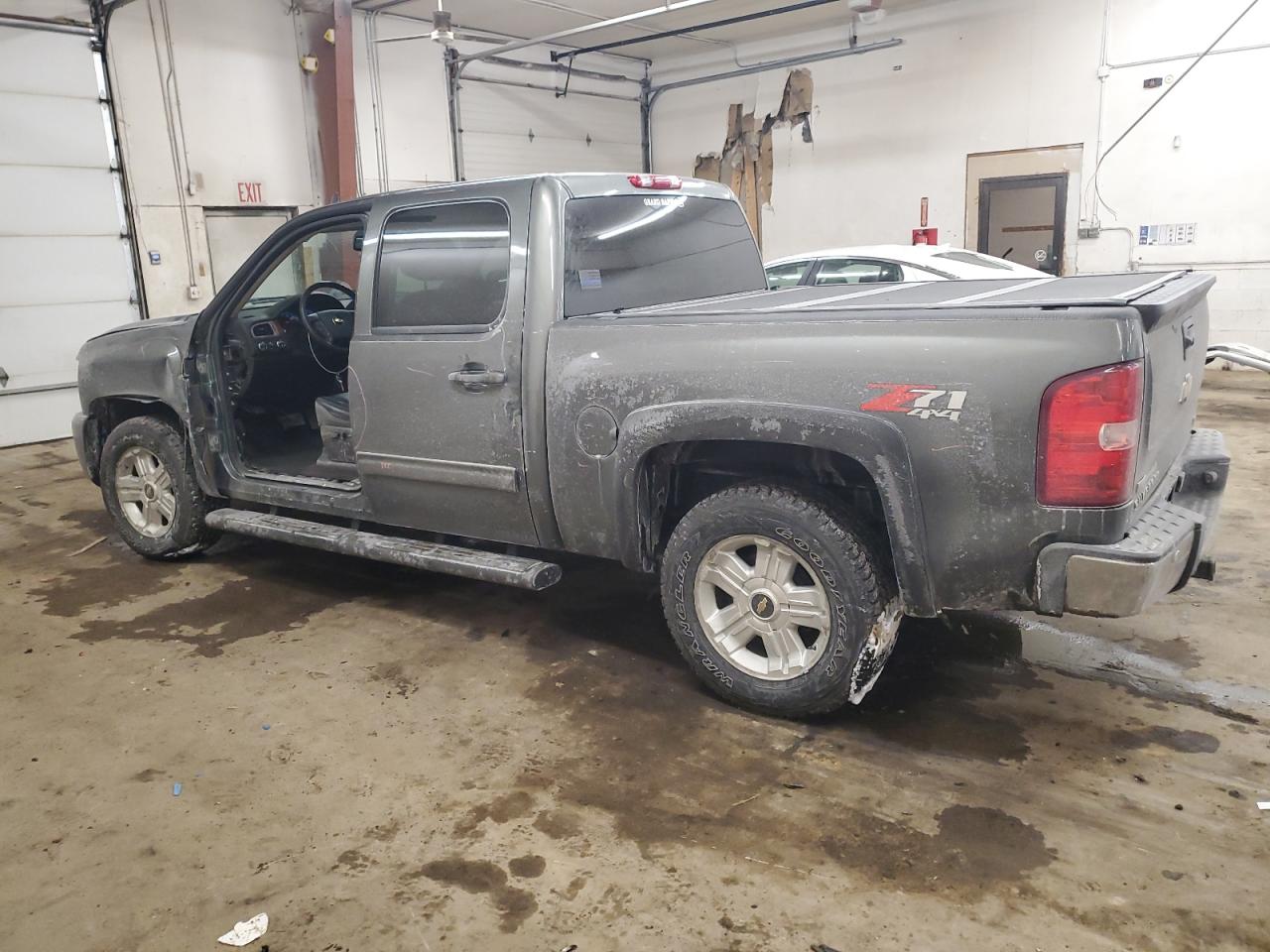 2011 Chevrolet Silverado - Image 2