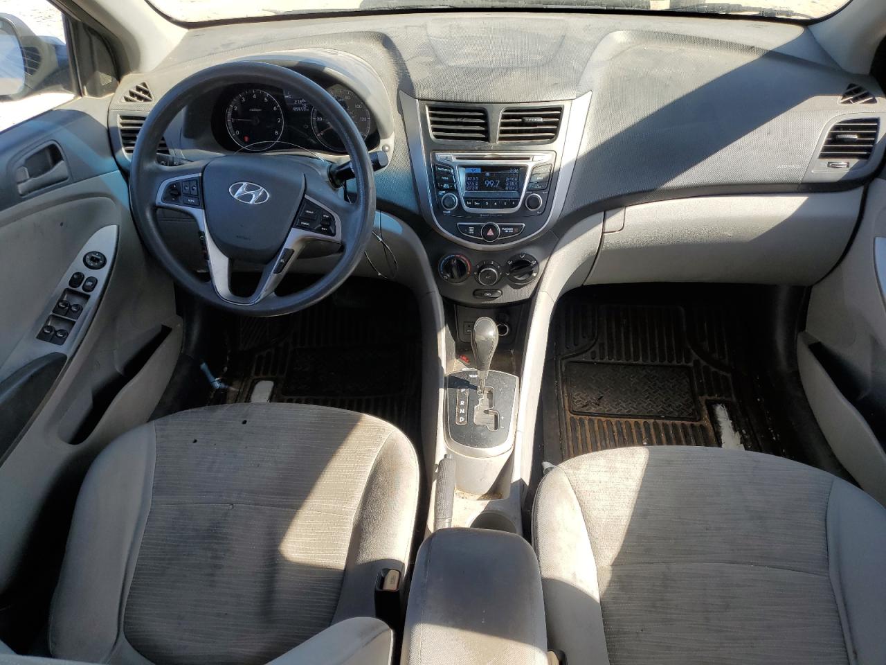 2015 Hyundai Accent - Image 8