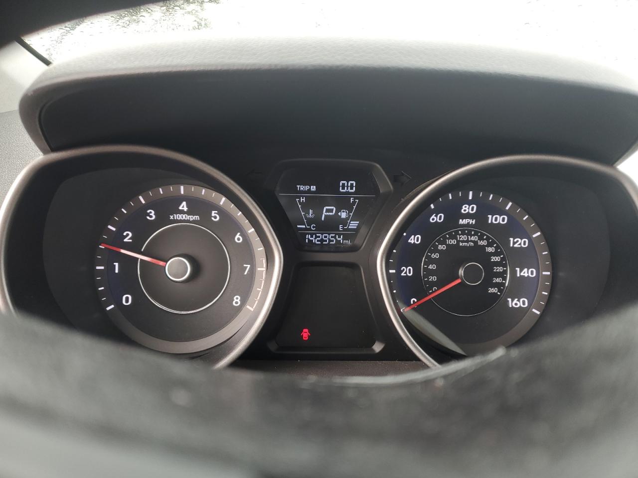 2016 Hyundai Elantra - Image 9