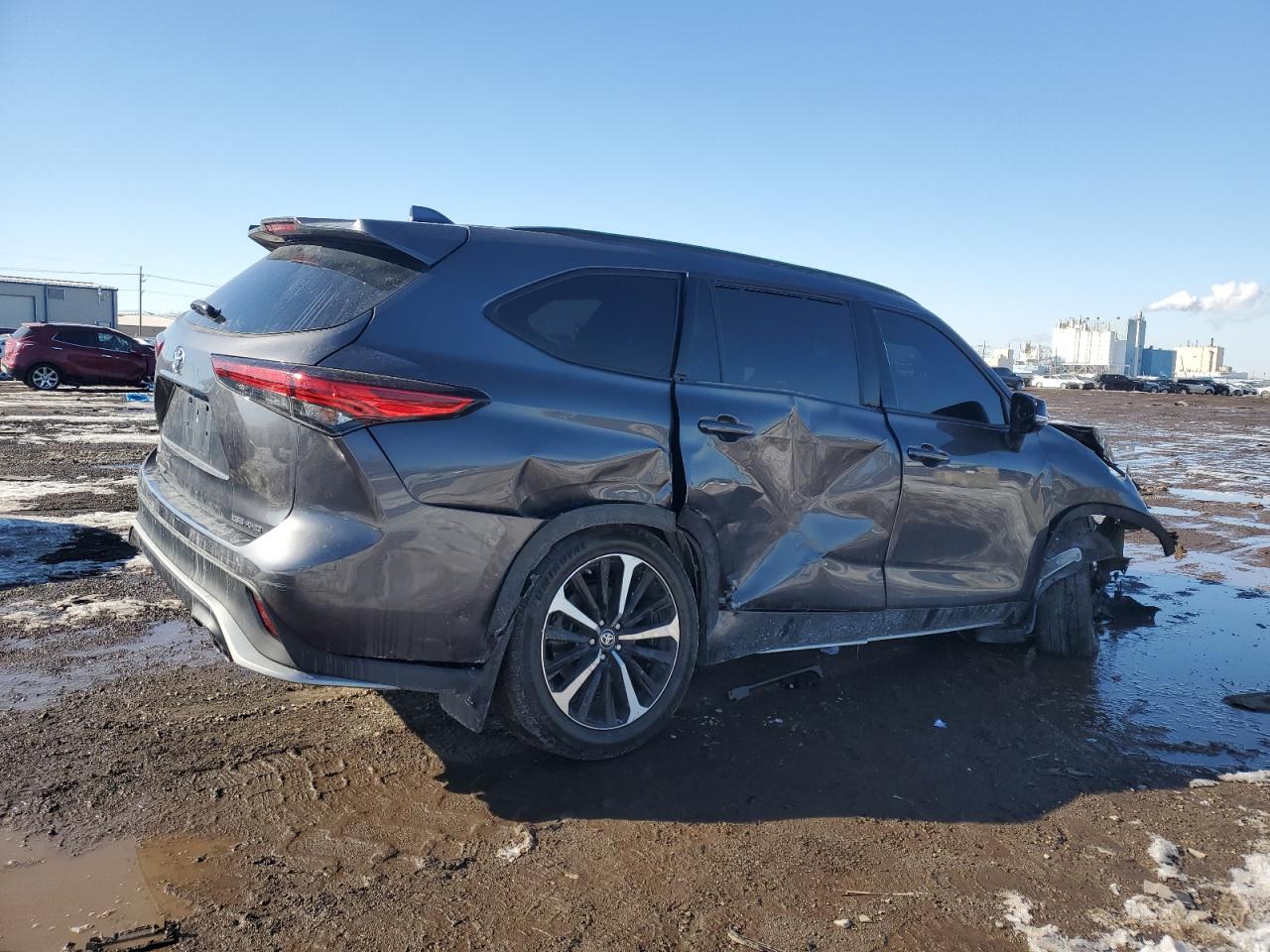 2021 Toyota Highlander - Image 3