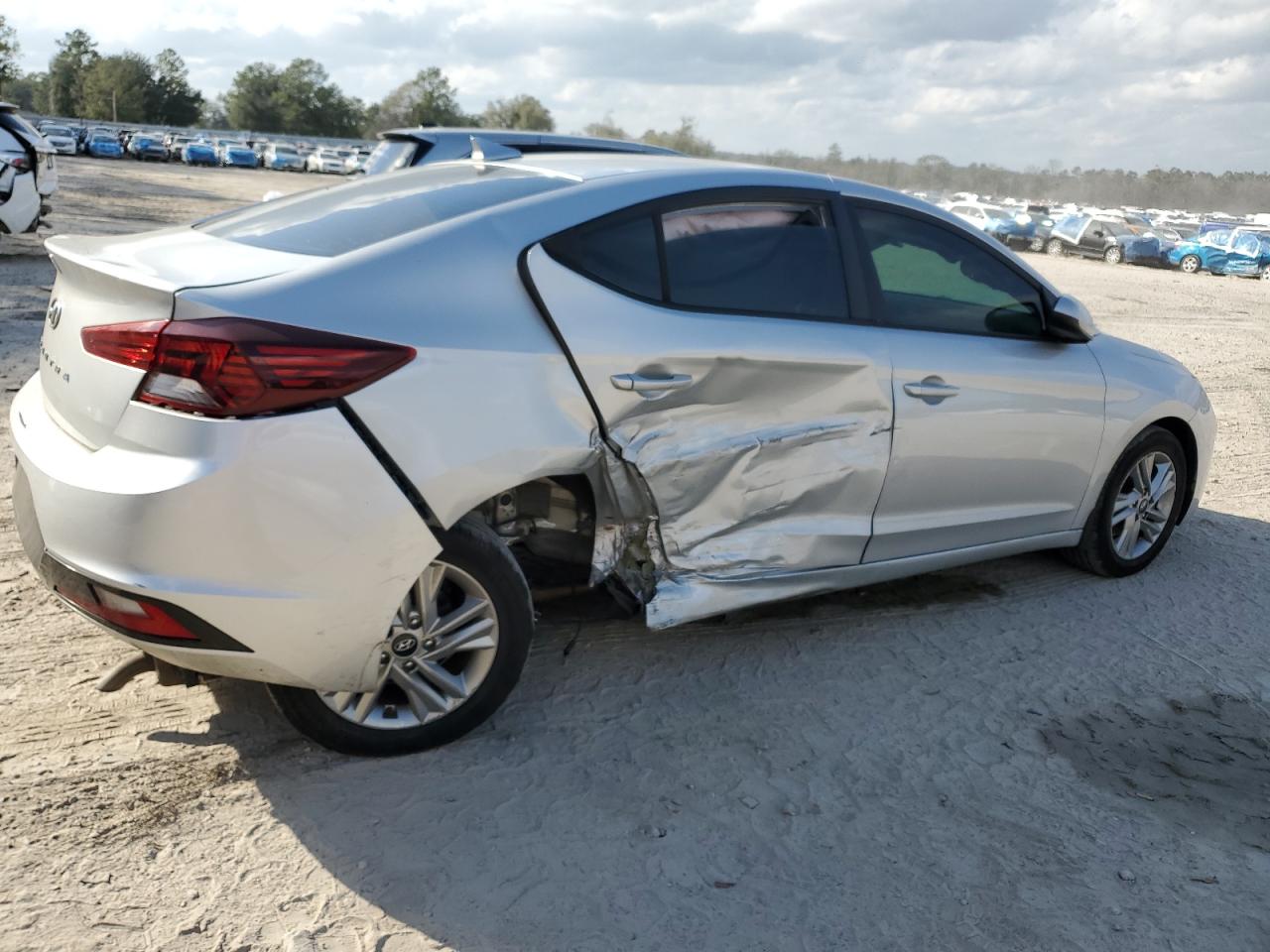 2020 Hyundai Elantra - Image 3