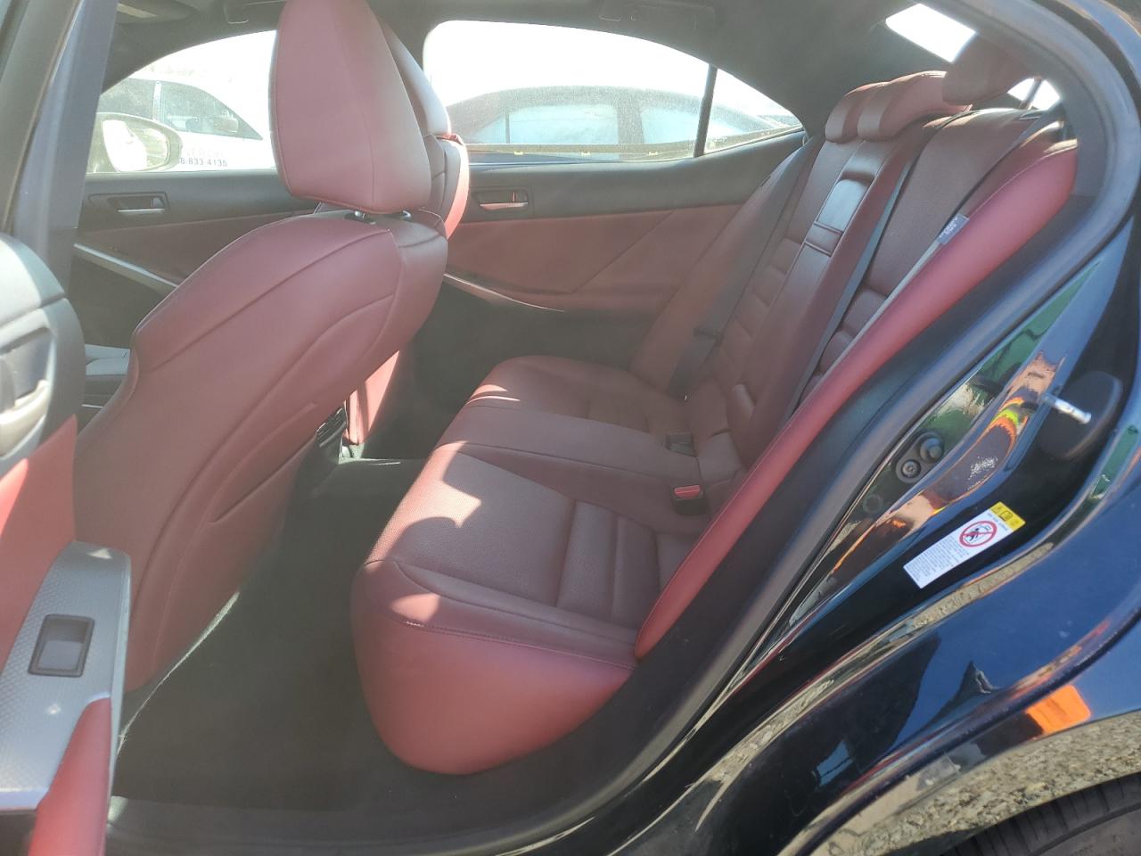 2017 Lexus IS - Image 10