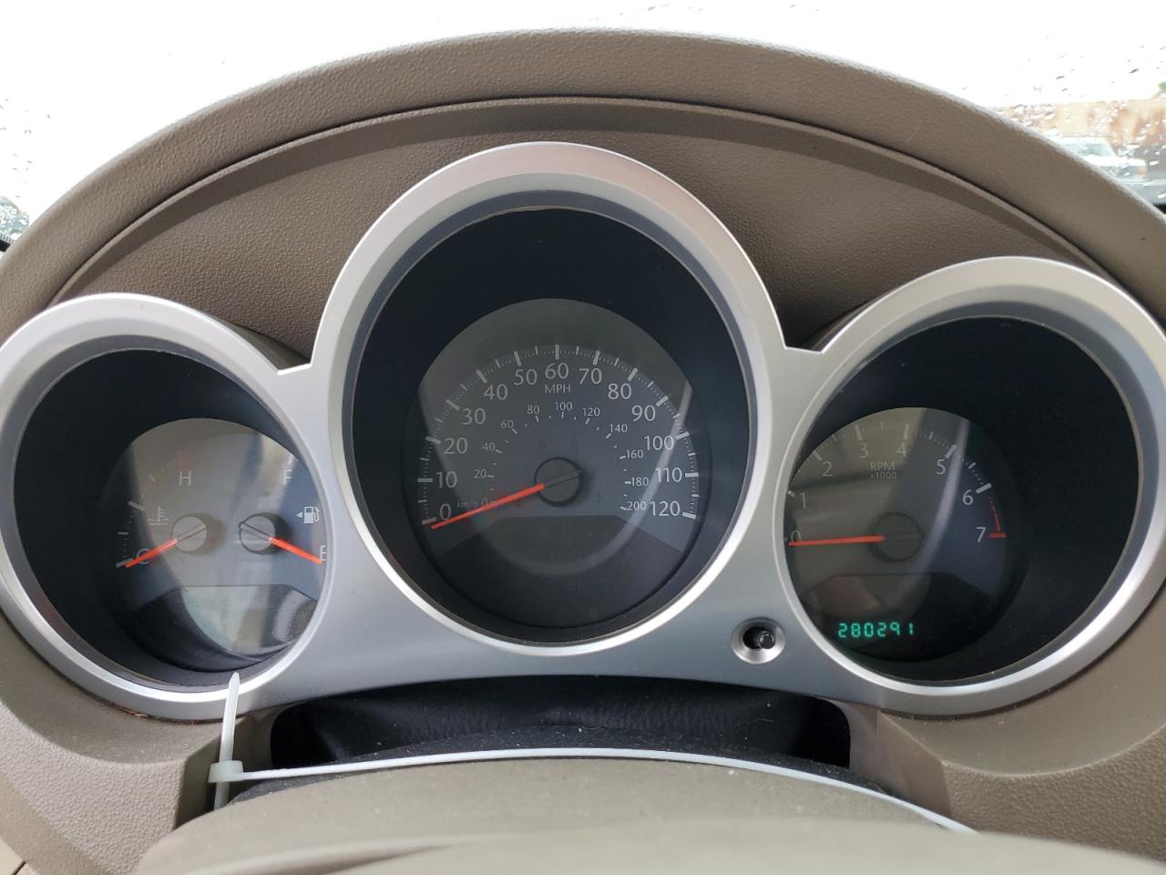 2010 Chrysler Sebring - Image 9
