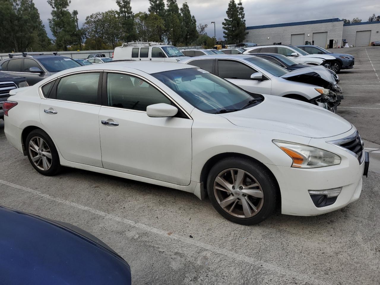 2015 Nissan Altima - Image 4