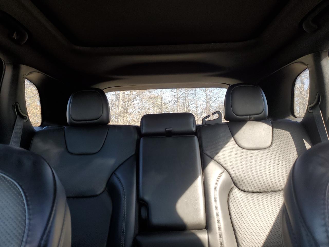 2019 Jeep Grand Cherokee - Image 10
