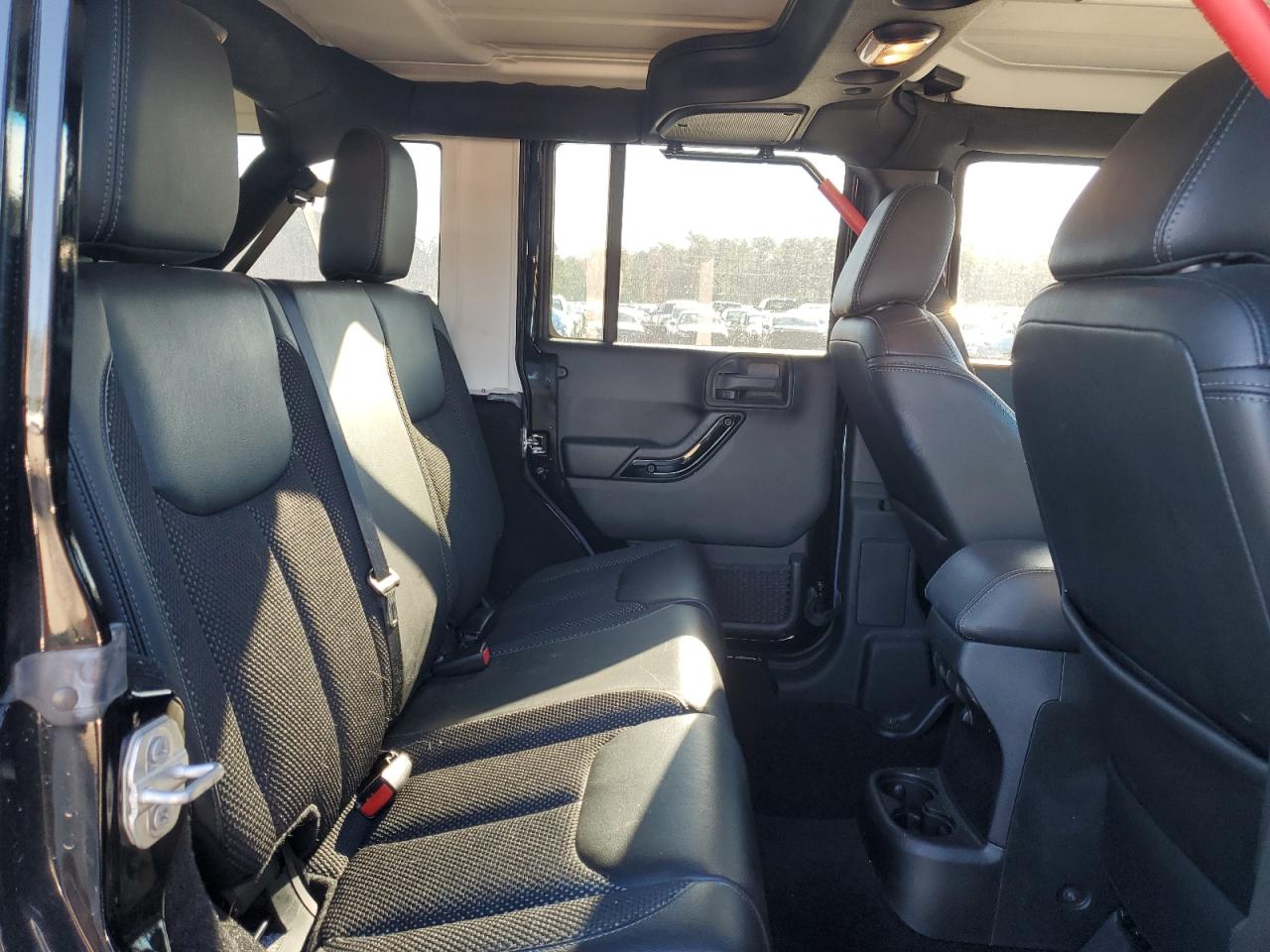 2016 Jeep Wrangler - Image 11