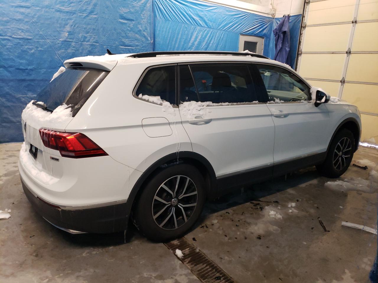 2021 Volkswagen Tiguan - Image 3