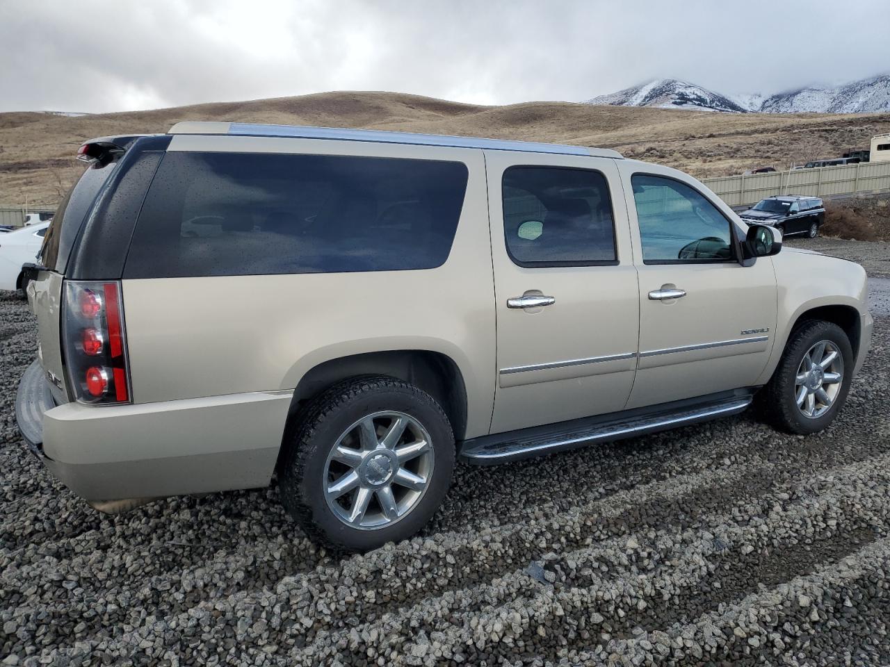 2011 GMC Yukon - Image 3