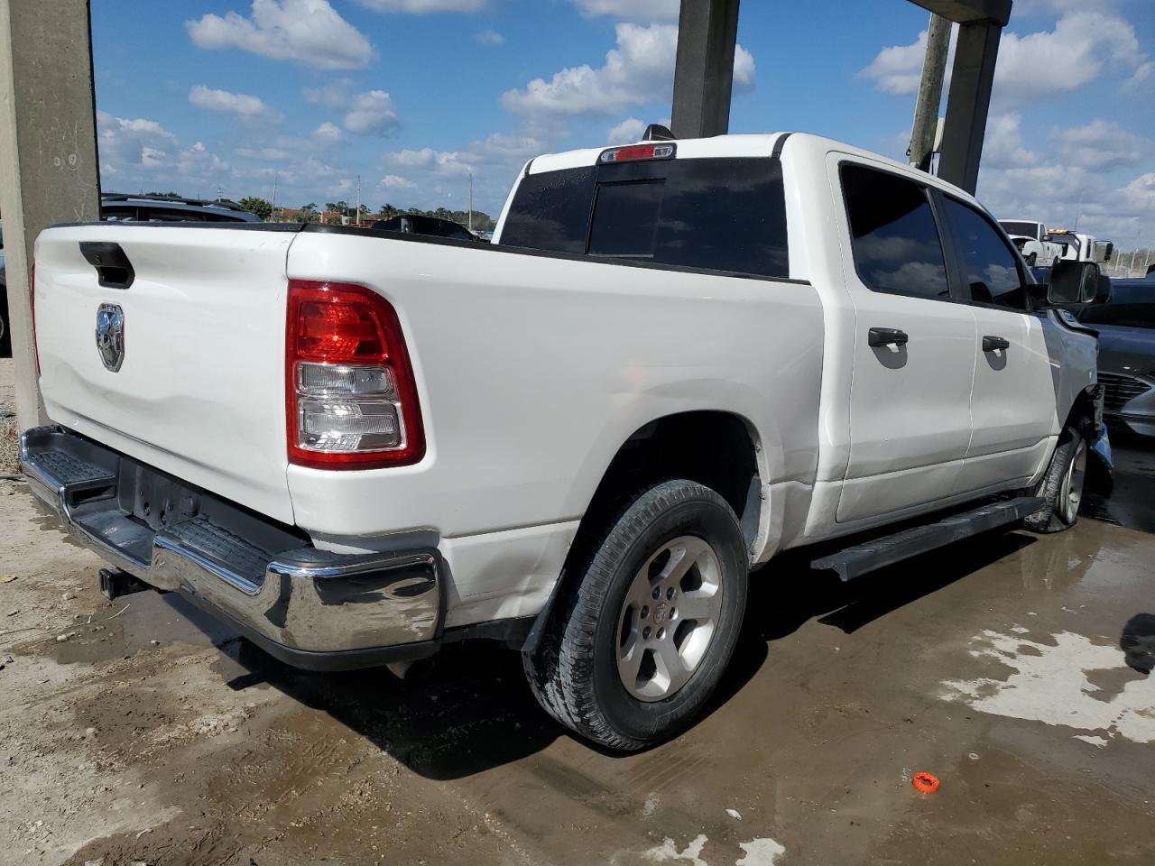 2019 RAM 1500 - Image 3