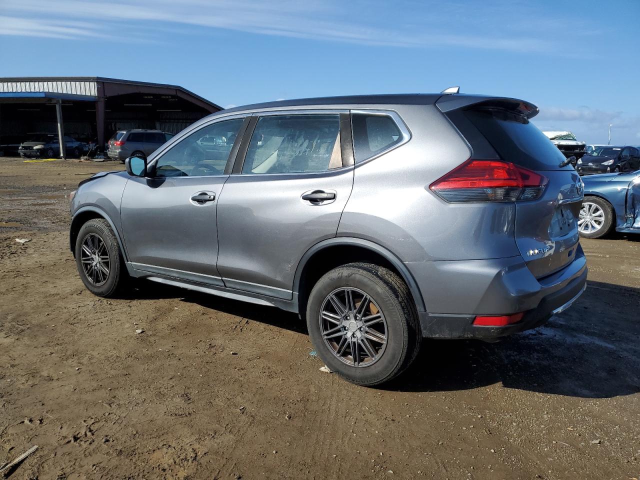 2017 Nissan Rogue - Image 2