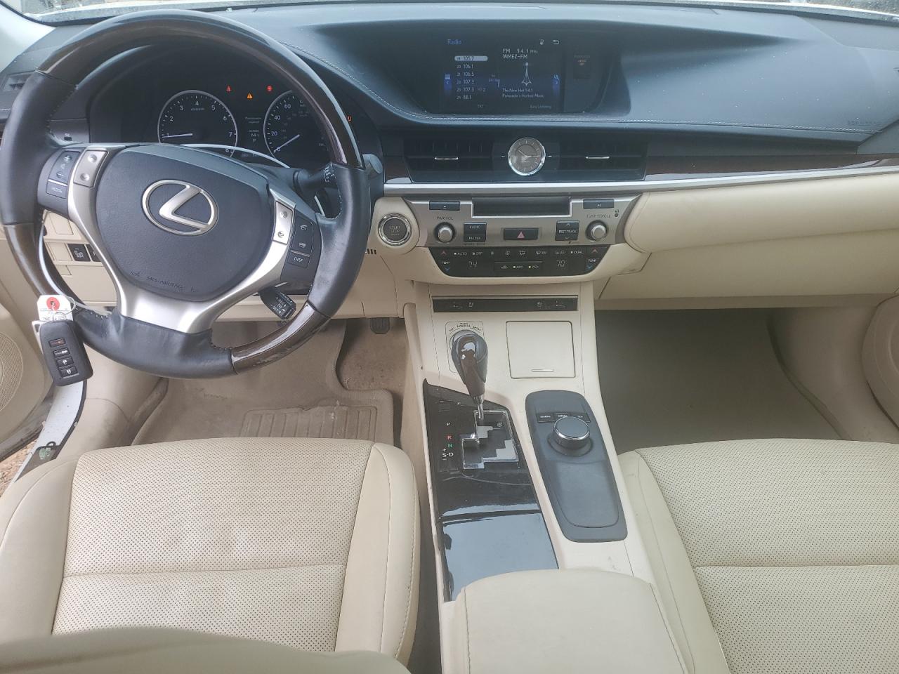 2015 Lexus ES - Image 8