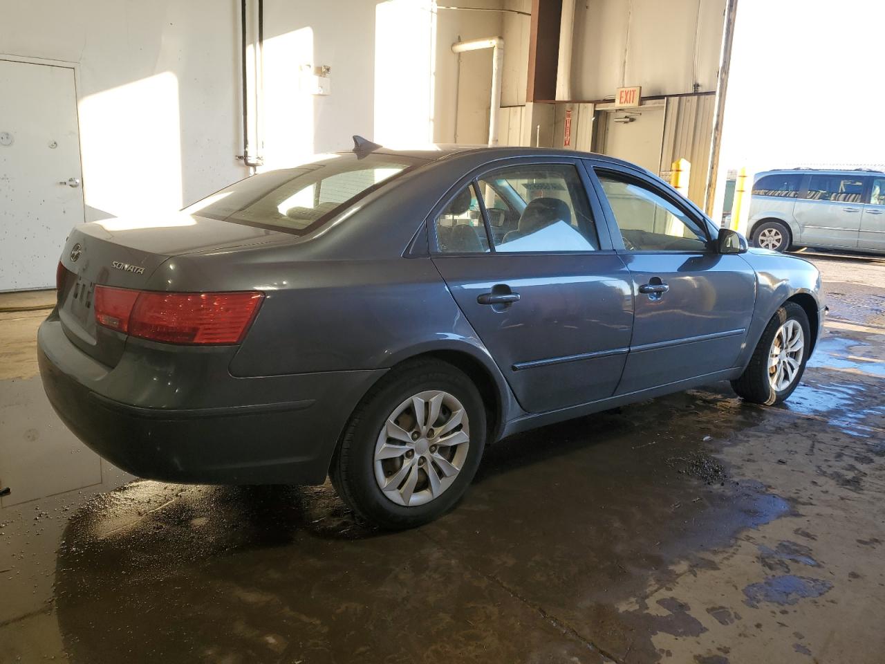 2009 Hyundai Sonata - Image 3