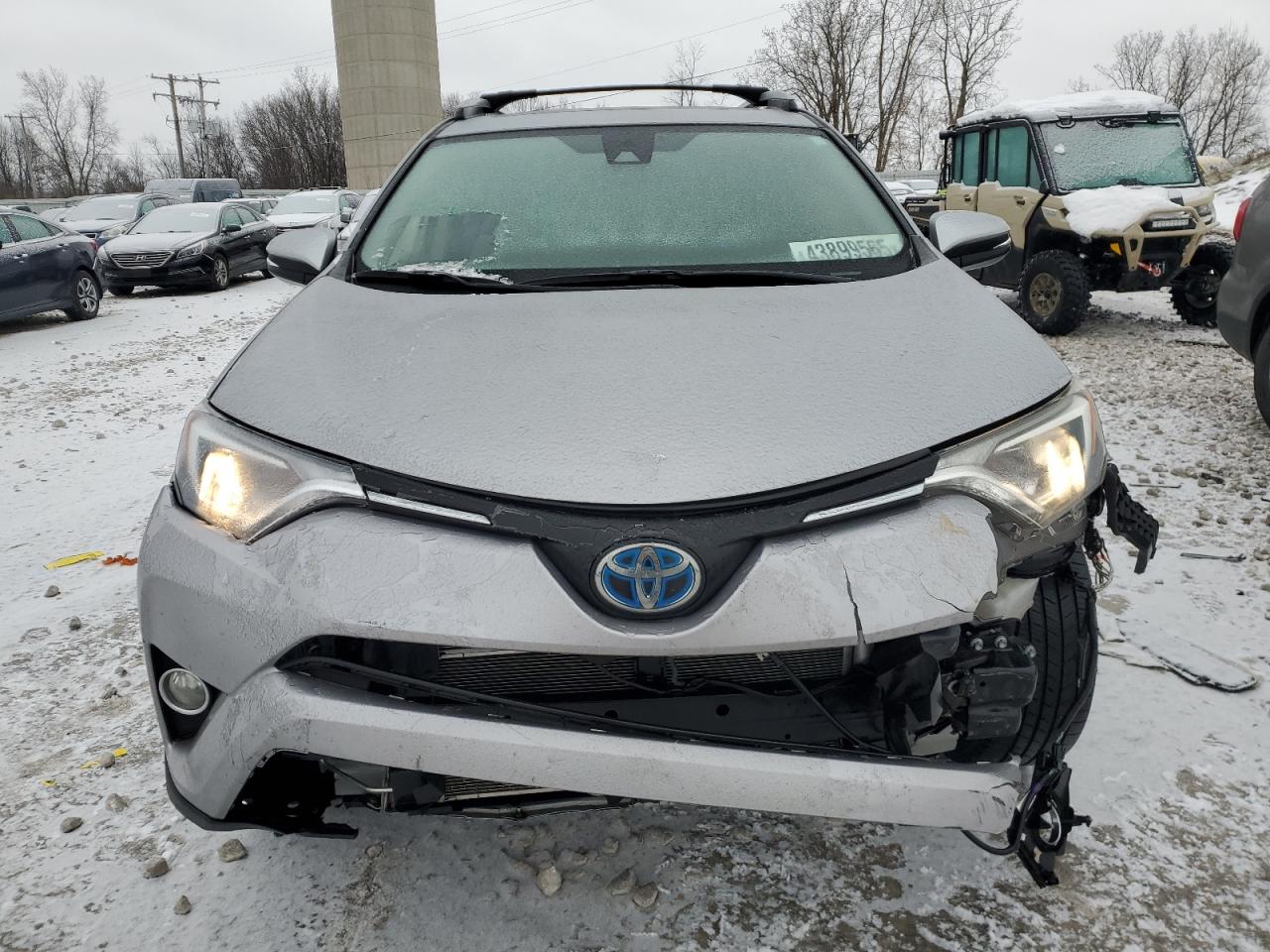 2017 Toyota RAV 4 - Image 5