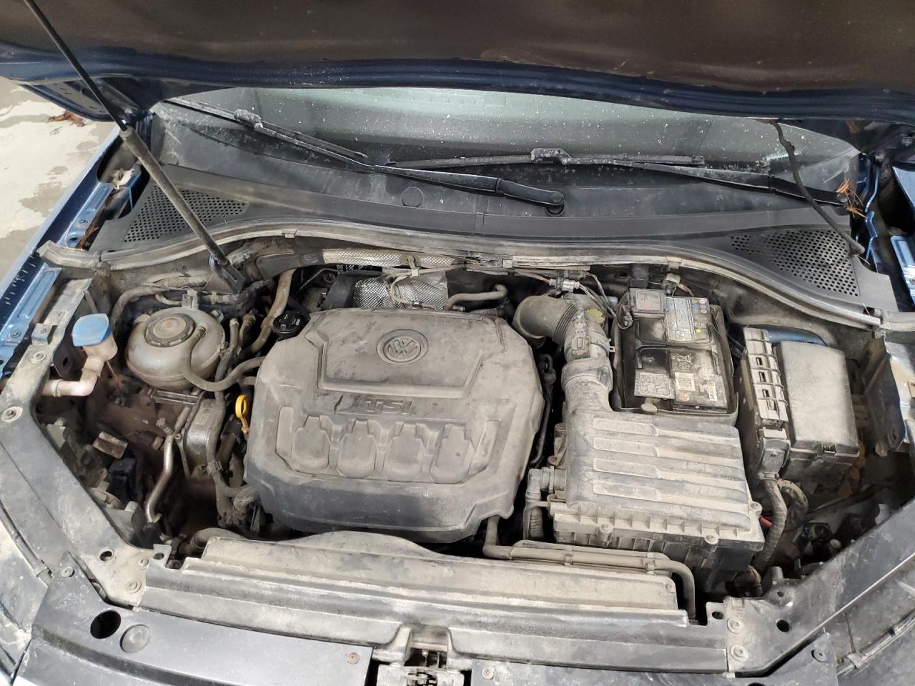 2018 Volkswagen Tiguan - Image 13