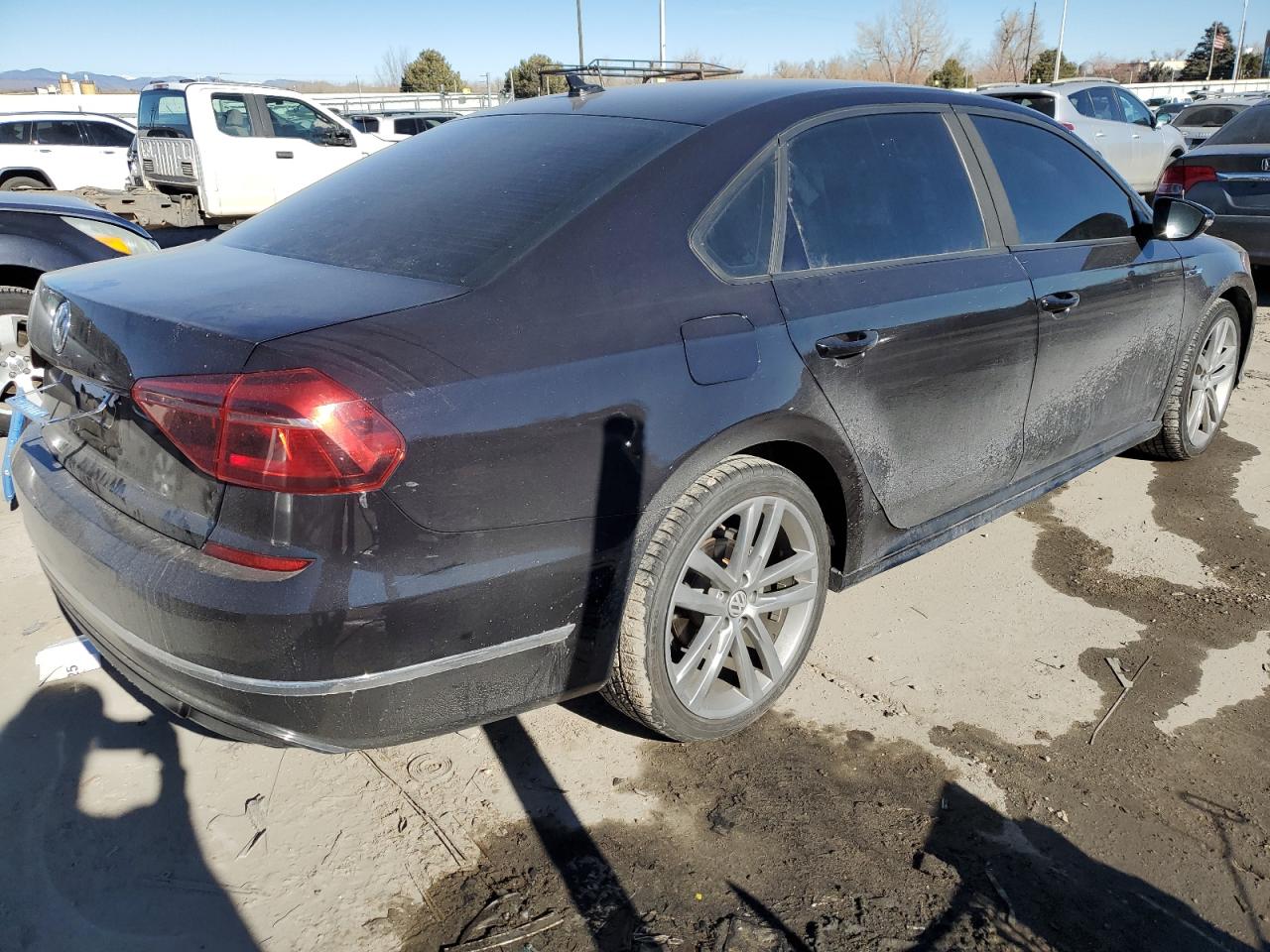 2018 Volkswagen Passat - Image 3