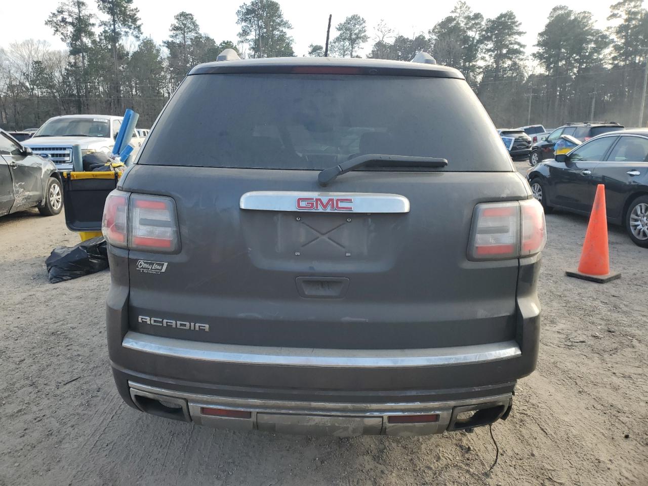 2015 GMC Acadia - Image 6