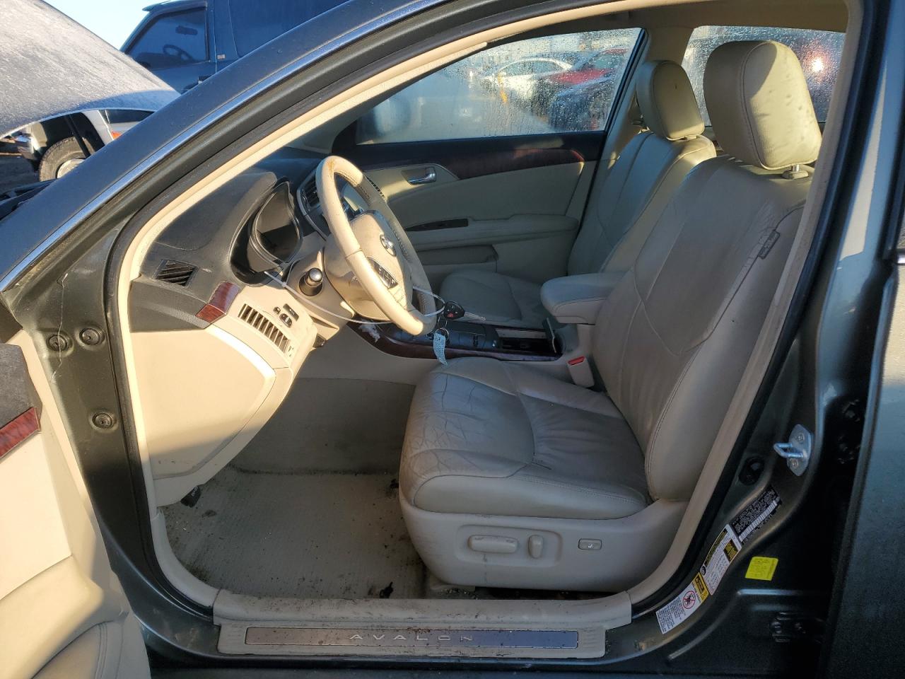 2011 Toyota Avalon - Image 7