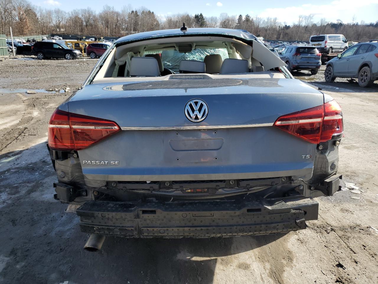 2017 Volkswagen Passat - Image 6