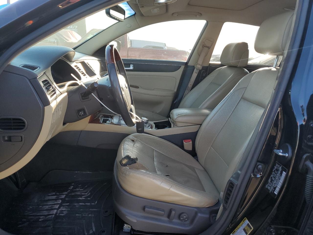 2012 Hyundai Genesis - Image 7