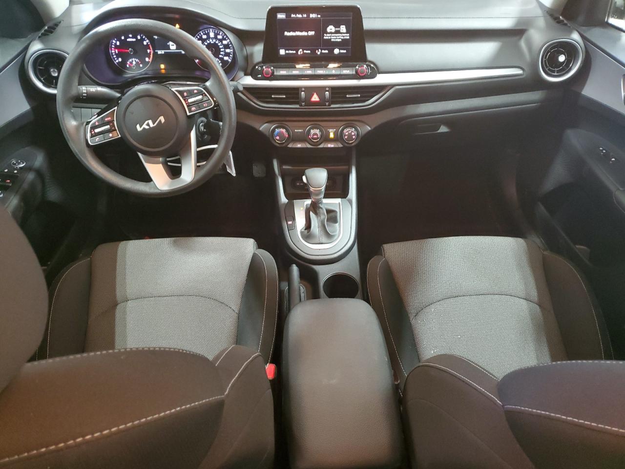 2024 Kia Forte - Image 8