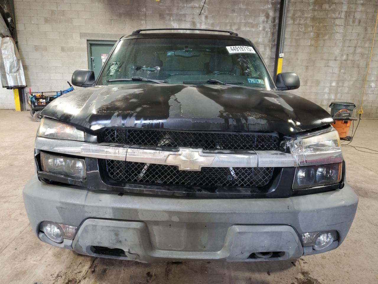 2002 Chevrolet Avalanche - Image 5